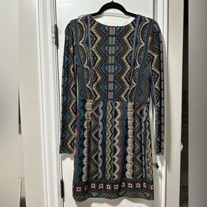 Bought from a boutique. Still has the boutique tag. Never worn. Size 6